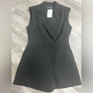 Kld brand padded shoulder tuxedo like tux skort side zip jumper romper dressy L